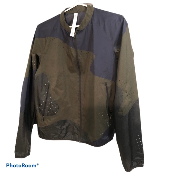 lululemon athletica Jackets & Blazers - ✨Lululemon Rain/wind Jacket ✨